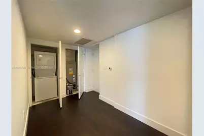 55 SE 6th St #2702, Miami, FL 33131 - Photo 3