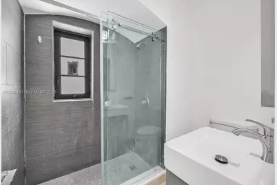 7910 Byron Ave, Miami Beach, FL 33141 - Photo 35