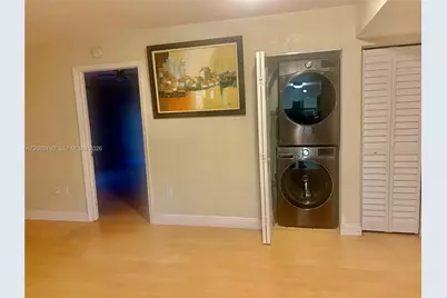 816 NW 11th St #705, Miami, FL 33136 - Photo 3
