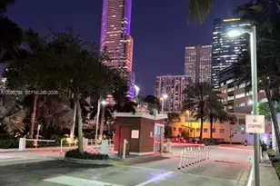 350 S Miami Ave, Miami, FL 33130 - Photo 23