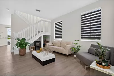 10861 NW 79th St, Doral, FL 33178 - Photo 9