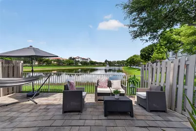 10861 NW 79th St, Doral, FL 33178 - Photo 5