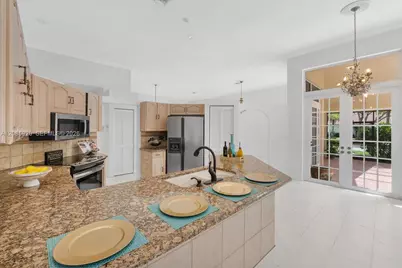 900 Spoonbill Cir, Weston, FL 33326 - Photo 15