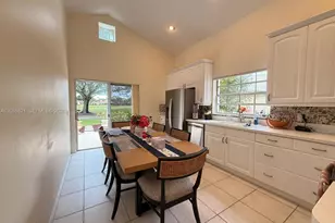 30 Windsor Ln, Palm Beach Gardens, FL 33418 - Photo 3