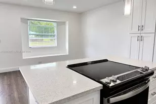 643 SW Ivanhoe Dr, Port Saint Lucie, FL 34983 - Photo 5