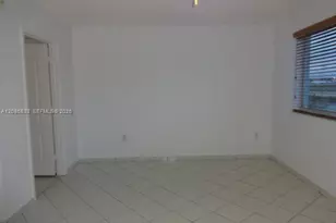 4681 NW 9th St, Miami, FL 33126 - Photo 13