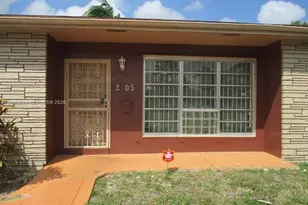 205 NE 175th St, North Miami Beach, FL 33162 - Photo 5