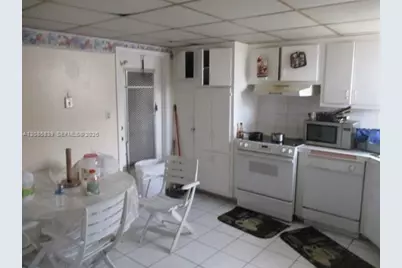 205 NE 175th St, North Miami Beach, FL 33162 - Photo 9