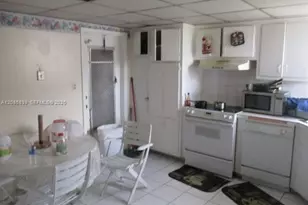 205 NE 175th St, North Miami Beach, FL 33162 - Photo 9