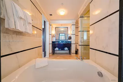 4391 Collins Ave #1015, Miami Beach, FL 33140 - Photo 17