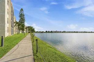 111 Lake Emerald Dr, Oakland Park, FL 33309 - Photo 23