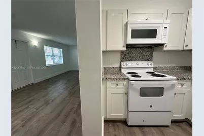 2500 Johnson St #8, Hollywood, FL 33020 - Photo 5
