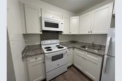 2500 Johnson St #8, Hollywood, FL 33020 - Photo 9