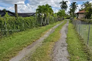 19471 SW 198th St, Miami, FL 33187 - Photo 43