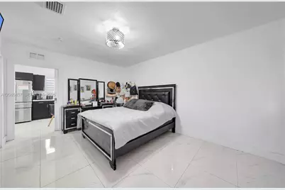 9365 SW 44th St, Miami, FL 33165 - Photo 33