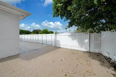 9365 SW 44th St, Miami, FL 33165 - Photo 43