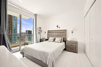 92 SW 3rd St #2004, Miami, FL 33130 - Photo 11