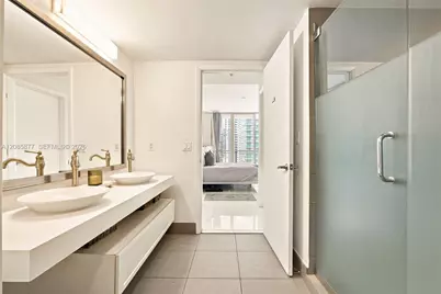 92 SW 3rd St #2004, Miami, FL 33130 - Photo 9