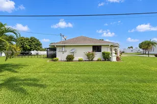 1328 SE 15th Pl, Cape Coral, FL 33990 - Photo 3