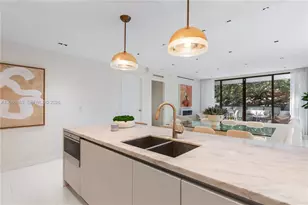 350 Meridian Ave, Miami Beach, FL 33139 - Photo 13