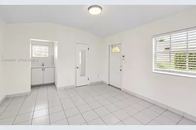 3640 SW 25th St #Casita, Miami, FL 33133 - Photo 3