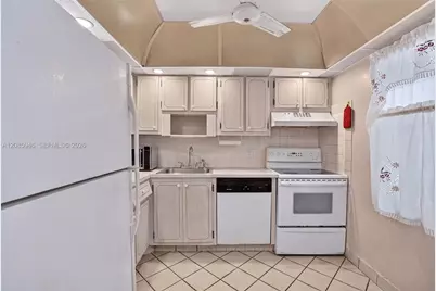 7807 Golf Cir Dr #104, Margate, FL 33063 - Photo 5