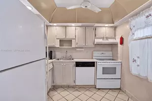 7807 Golf Cir Dr, Margate, FL 33063 - Photo 5