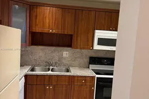 8040 N Colony Cir N, Tamarac, FL 33321 - Photo 3