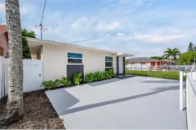 1028 NW 24th St, Miami, FL 33127 - Photo 3