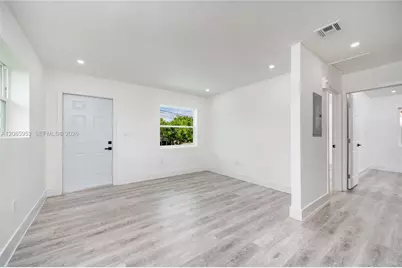 1028 NW 24th St, Miami, FL 33127 - Photo 13