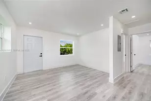 1028 NW 24th St, Miami, FL 33127 - Photo 13