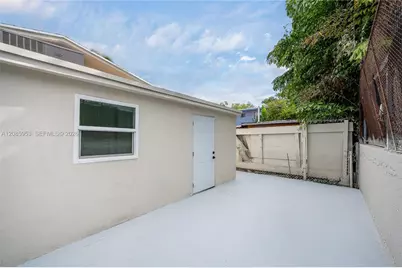 1028 NW 24th St, Miami, FL 33127 - Photo 19