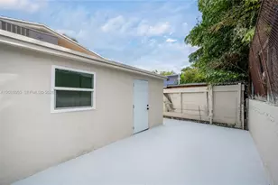 1028 NW 24th St, Miami, FL 33127 - Photo 19
