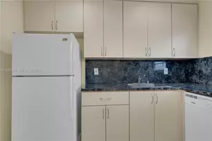 7150 Indian Creek Dr, Miami Beach, FL 33141 - Photo 13