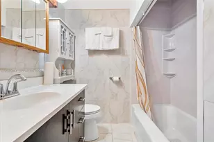 240 NE 152nd St, Miami, FL 33162 - Photo 15