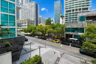 1050 Brickell Ave, Miami, FL 33131 - Photo 9