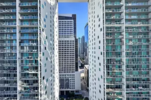 77 SE 5th St, Miami, FL 33131 - Photo 27