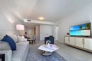 77 SE 5th St, Miami, FL 33131 - Photo 11