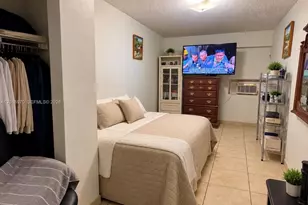 1010 E 8th Ct, Hialeah, FL 33010 - Photo 7