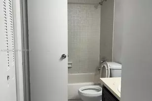 486 NW 165th St Rd, Miami, FL 33169 - Photo 5