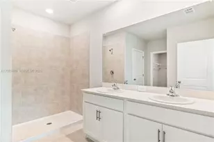 9016 Lawn Ct, Labelle, FL 33935 - Photo 7