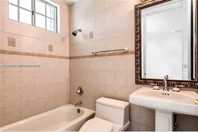 19420 W Saint Andrews Dr, Hialeah, FL 33015 - Photo 37