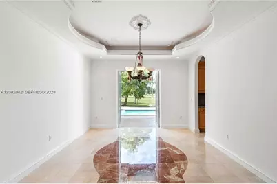19420 W Saint Andrews Dr, Hialeah, FL 33015 - Photo 27