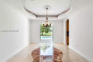19420 W St Andrews Dr, Hialeah, FL 33015 - Photo 27