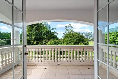 19420 W Saint Andrews Dr, Hialeah, FL 33015 - Photo 49