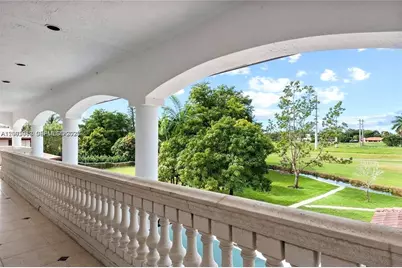 19420 W Saint Andrews Dr, Hialeah, FL 33015 - Photo 51