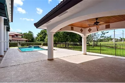 19420 W Saint Andrews Dr, Hialeah, FL 33015 - Photo 57
