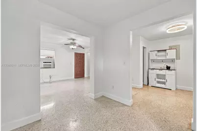 882 NW 2nd St, Miami, FL 33128 - Photo 11