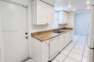 7804 NW 73rd Terrace, Tamarac, FL 33321 - Photo 11