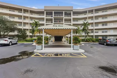 555 Oaks Ln #309, Pompano Beach, FL 33069 - Photo 1